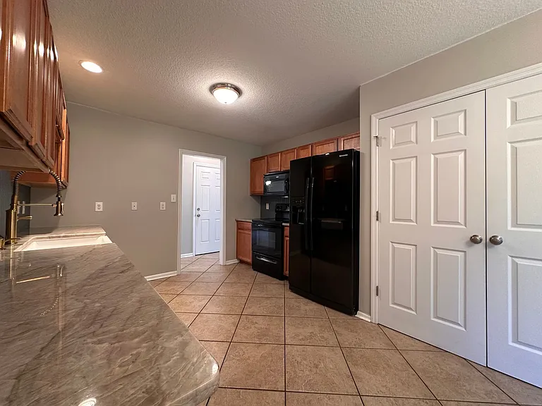 102 Brookhaven Dr — Photo 14