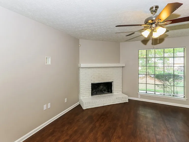 8912 Saddlewood Dr — Photo 4