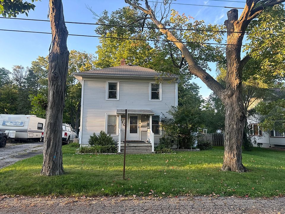 1st image of 410 Hattie St
