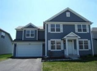 330 Bluegrass Pkwy, Oswego, IL 60543