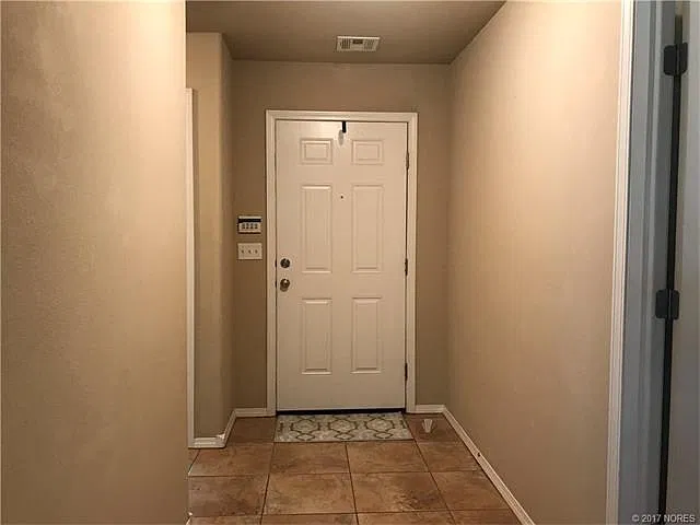 3 bed, 2.0 bath, 1316 sqft, $1,595 — Photo 4