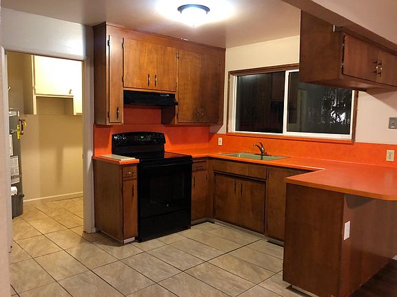 2nd image of 617 N Argonaut St