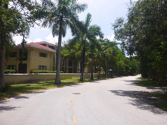 4th image of 2323 SW 19th Ave