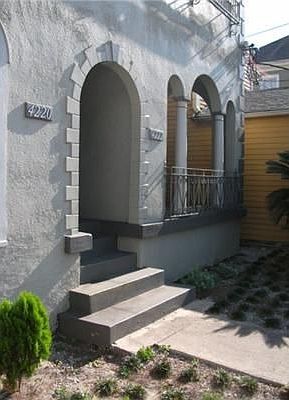 2nd image of 4220 Freret St