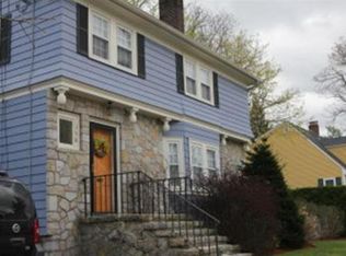 358 Pine St, Lowell, MA 01851