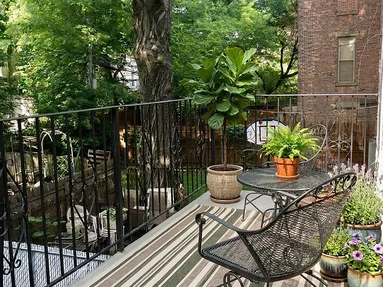 43 Jefferson Ave #2 — Photo 10