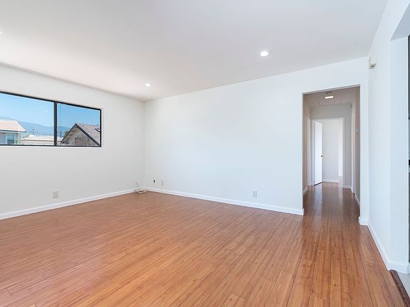 5th image of 6016-6018 Primrose Ave #B