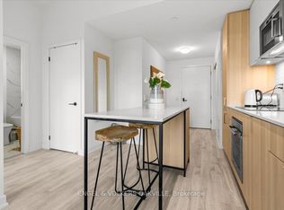 220 Missinnihe Way #327, Mississauga, ON L5H 0A9