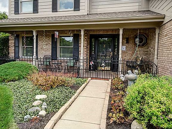 2nd image of 617 Primrose Ln