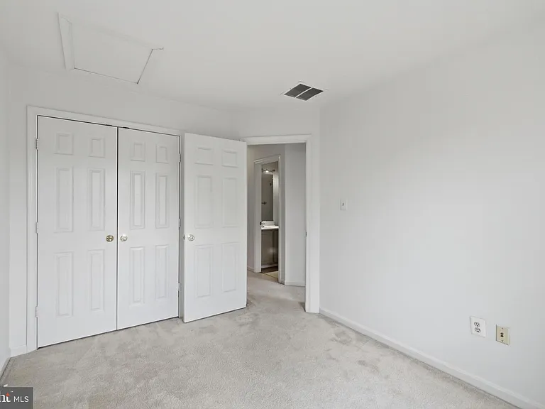 2449 Clover Field Cir — Photo 27