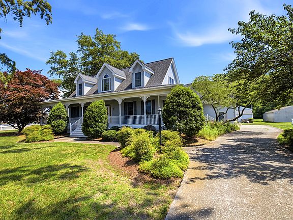 2nd image of 2029 Mount Pleasant Rd