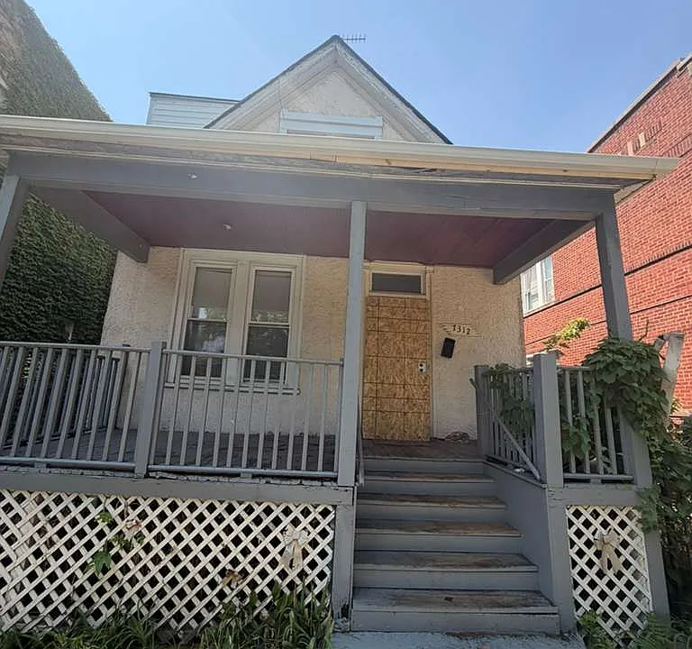 7312 S Dante Ave
