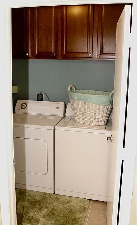 1st image of 300 Columbia Dr #101-2