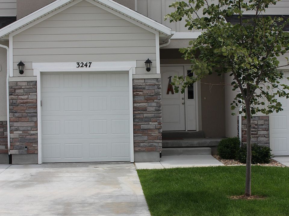 1st image of 3247 W Desert Lily Dr