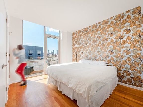 2nd image of 82 Irving Pl APT 7A