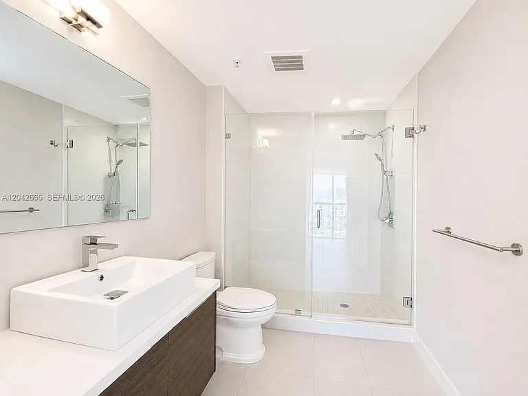 1010 SW 2nd Ave #1809 — Photo 9