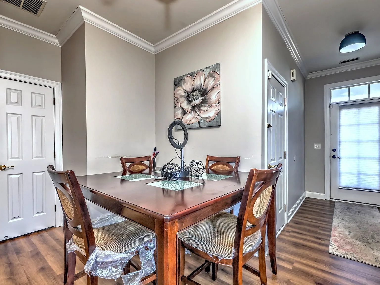 3 bed, 2.5 bath, 1583 sqft, $3,000 — Photo 4