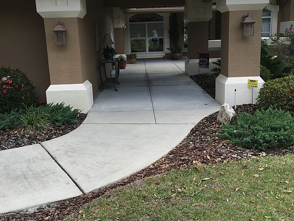 2nd image of 10 Lefe Ct