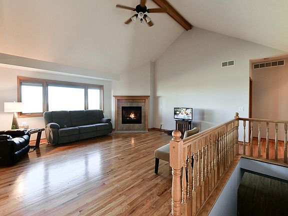 3rd image of 51717 275th St