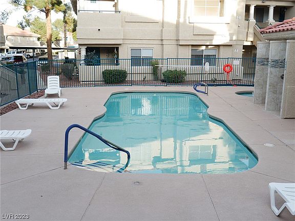 4th image of 380 Sunward Dr Unit 380