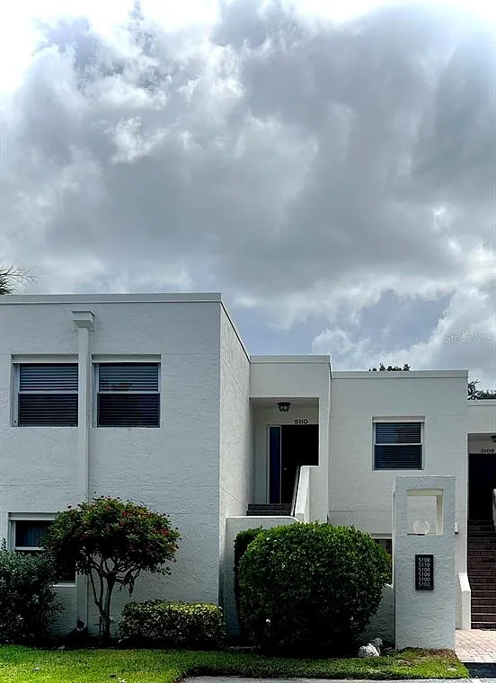 3 bed, 2.0 bath, 1588 sqft, $4,000 — Photo 1