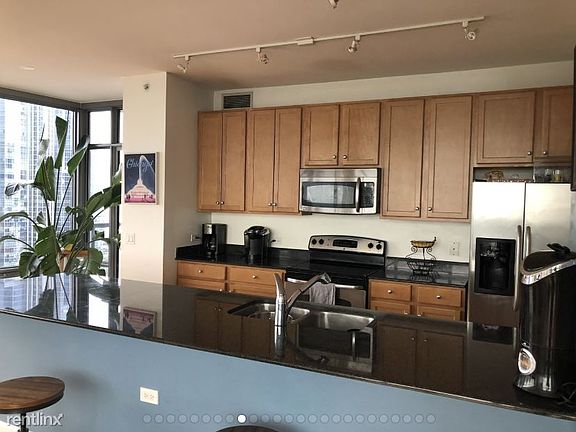 5th image of 100 E 14th St APT 3010