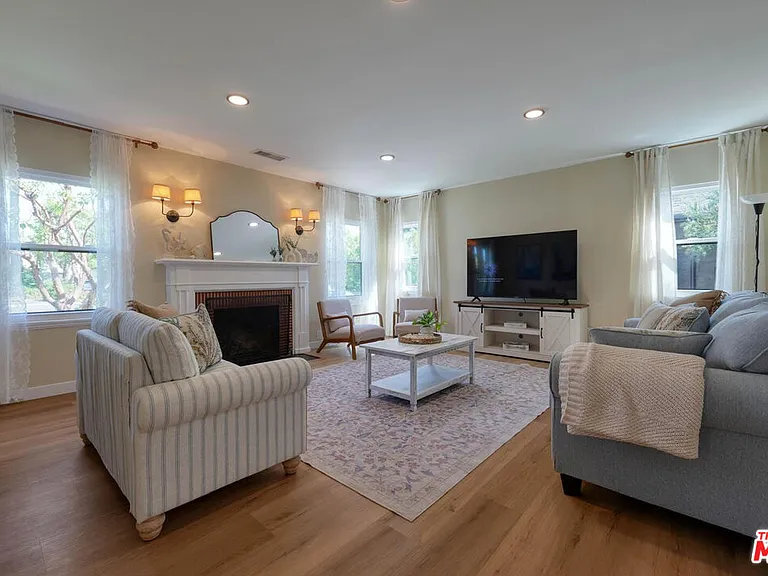 4147 Marcasel Ave — Photo 10