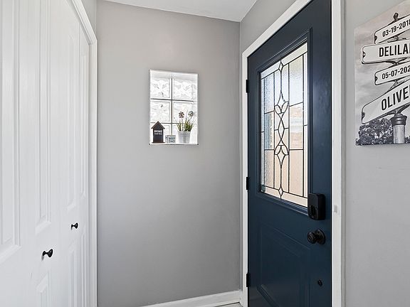 3rd image of 7641 W Everell Ave