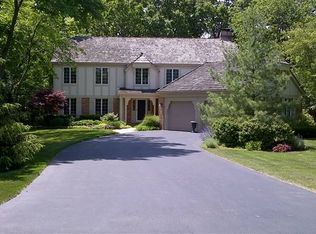 283 Dover Cir, Lake Forest, IL 60045