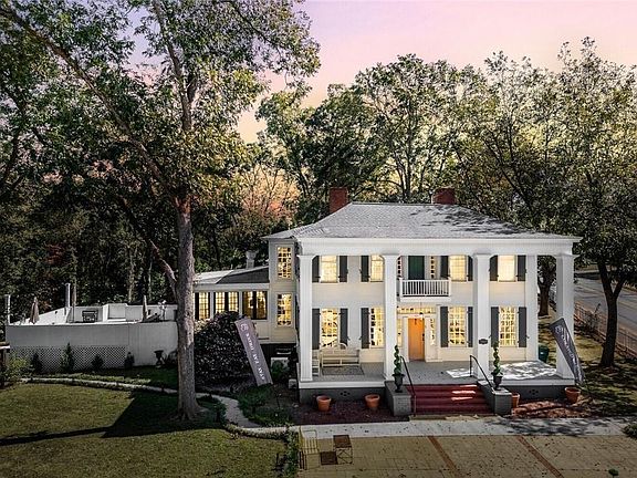 3rd image of 421 E Greene St