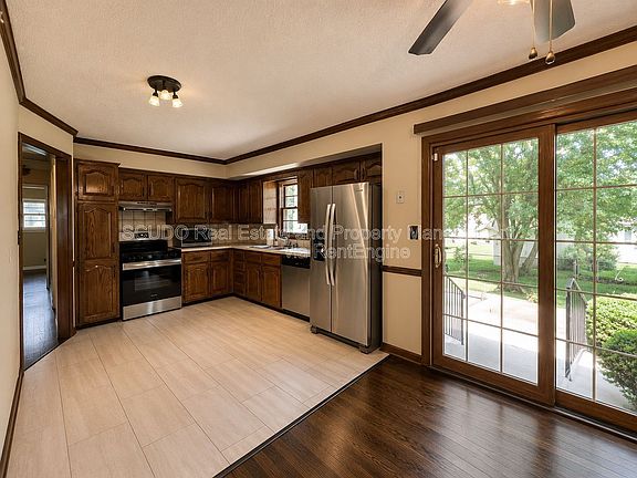 2nd image of 8806 Crescent Ave