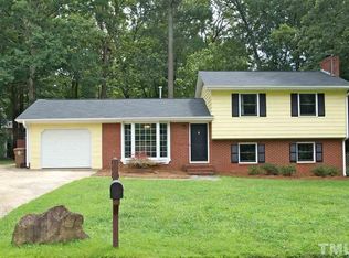 716 Dub Ct, Cary, NC 27511