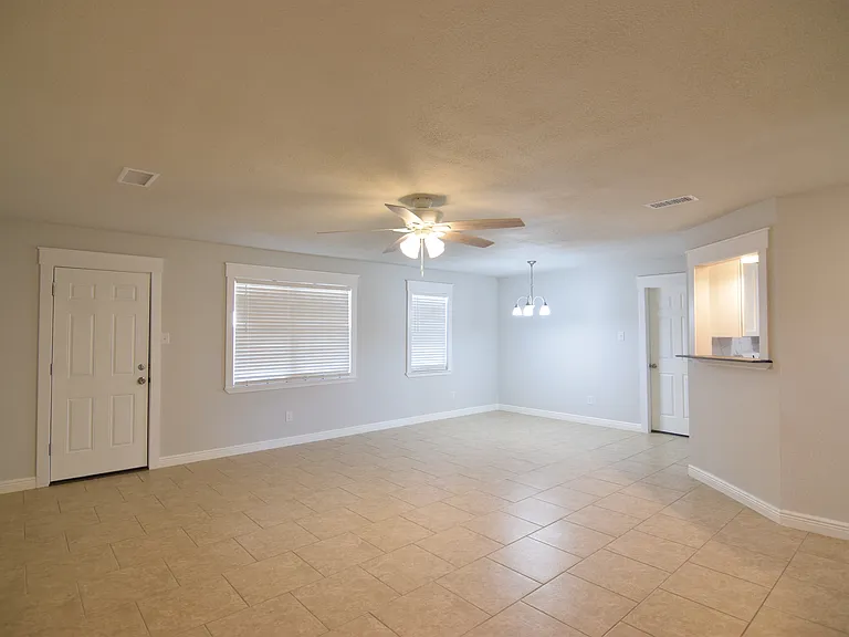 2307 Traverse Dr — Photo 8