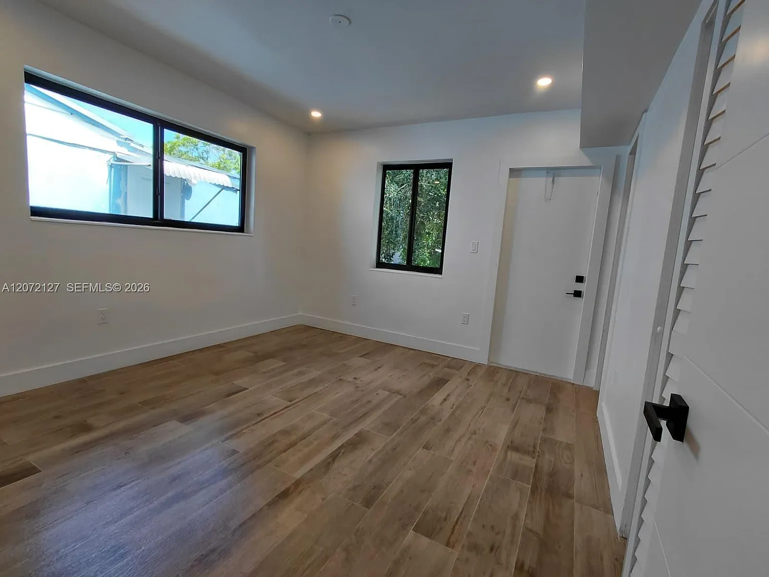 N Miami Estates — Photo 4