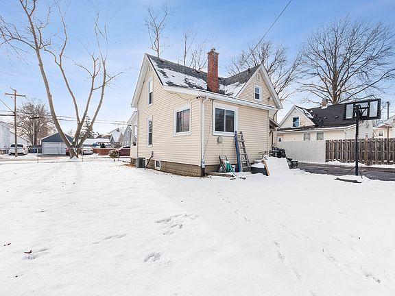 3rd image of 552 Simms St