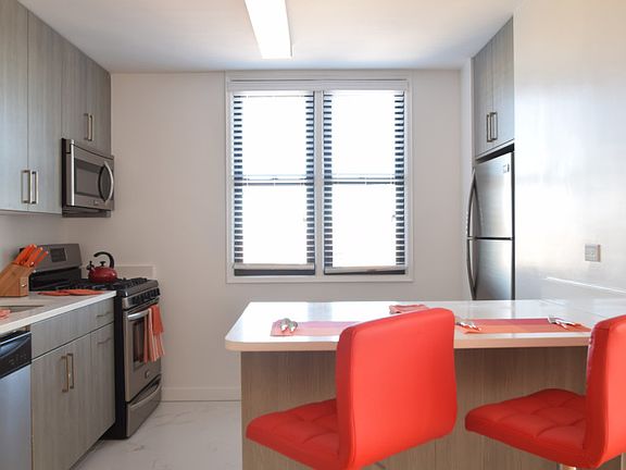 The Capri - Kitchen 2 - 12F