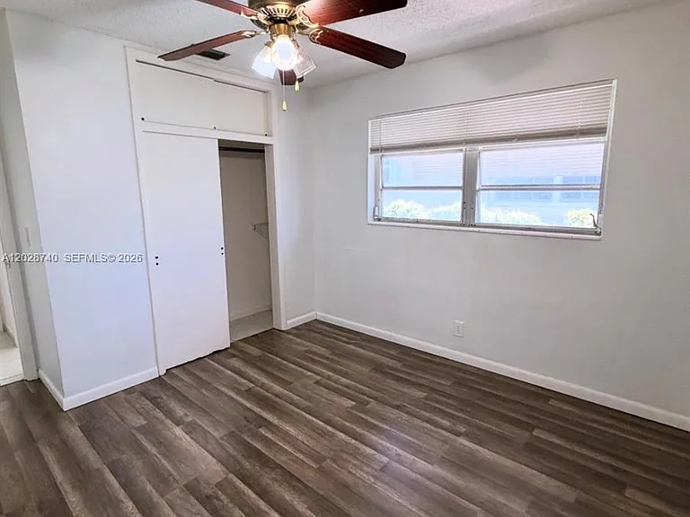 1077 SW 2nd St #2 — Photo 13