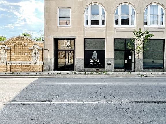 4th image of 1109 Jackson St #12690859