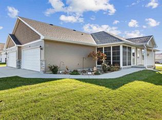 803 Deer Run Dr NE, Cedar Rapids, IA 52402