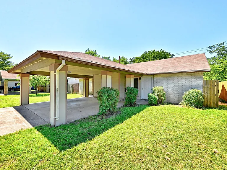 10604 Lanshire Dr #B — Photo 1