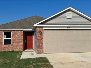 3702 S 2nd Pl, Rogers, AR 72758