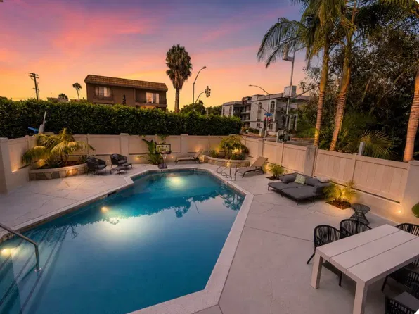 4090 Fanuel St, San Diego, CA 92109