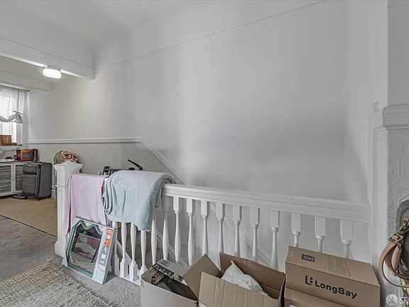 4th image of 1733-1735 Leavenworth St