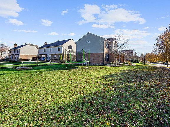 3rd image of 4076 Fox Hollow Ct