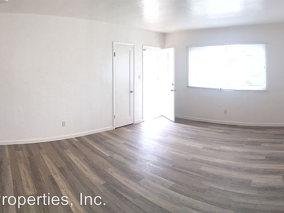 5th image of 3721 Jewell St
