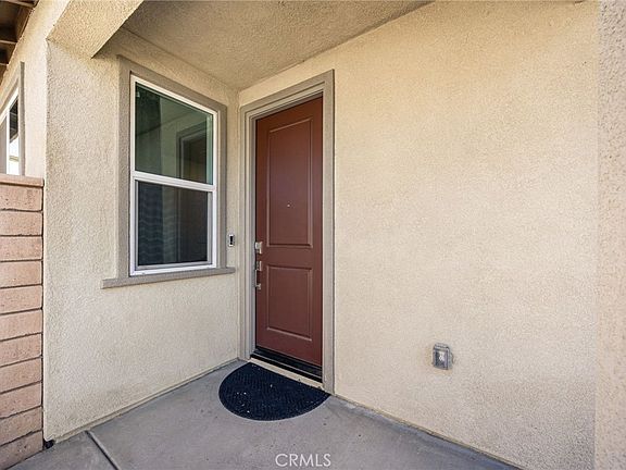 4th image of 33202 Dreycott Way