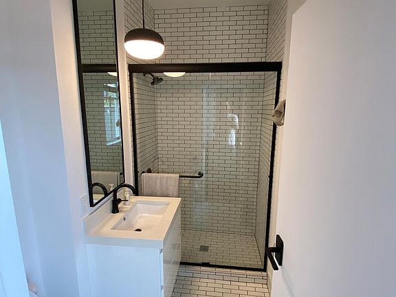 5th image of 2342 3rd St