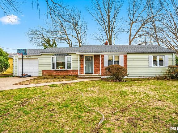 2nd image of 283 Taft Rd