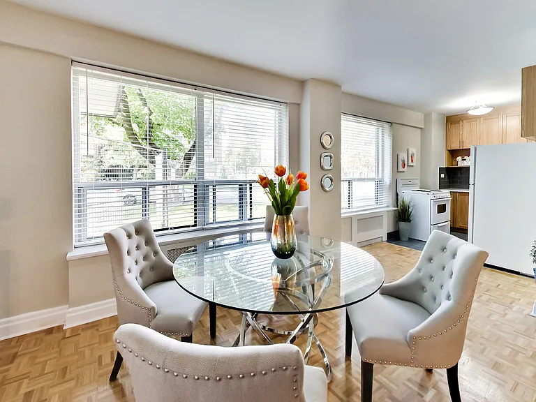 2100 Bathurst St #308 — Photo 29