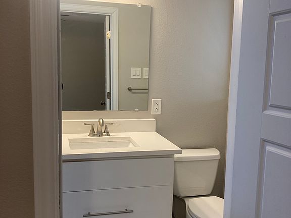 5th image of 518 Burnwood Dr